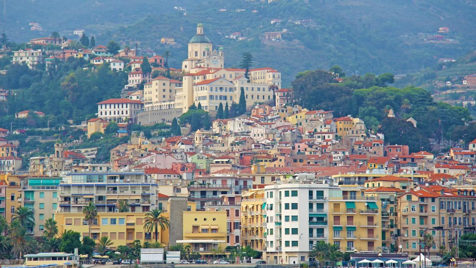 Una Finestra Sul Duomo - Happy Rentals Sanremo 0*,  Italy