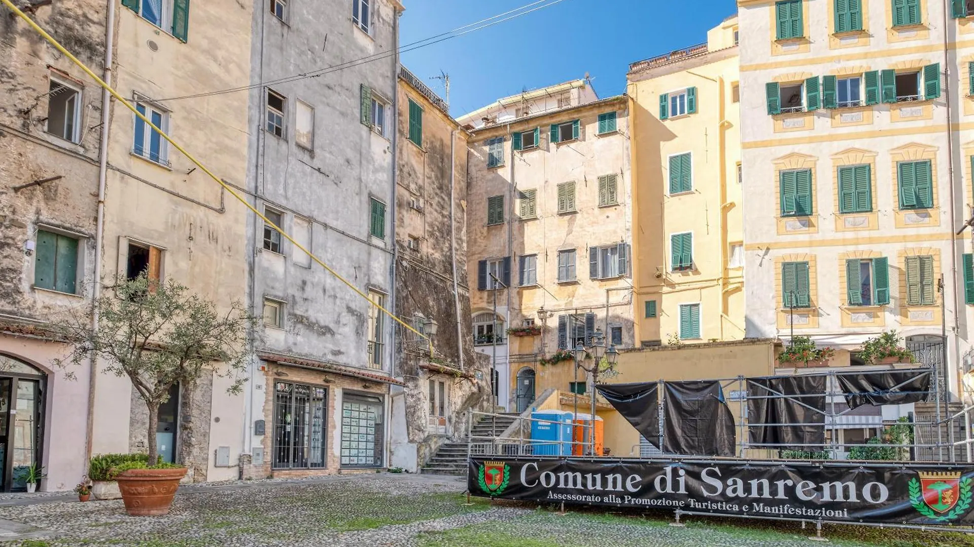 Apartment Una Finestra Sul Duomo - Happy Rentals Sanremo Italy